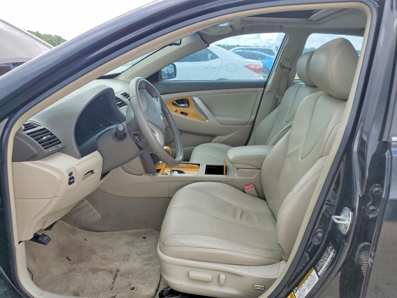 Toyota Camry Xle V6