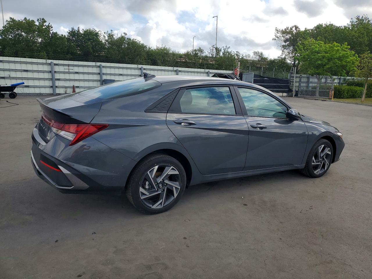 Hyundai ELANTRA Sel Sport