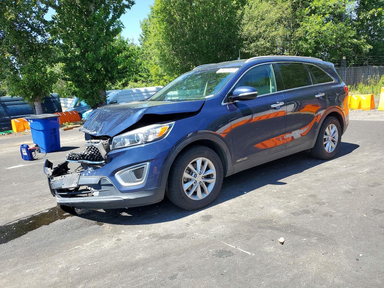 Salvage Kia Sorento Image