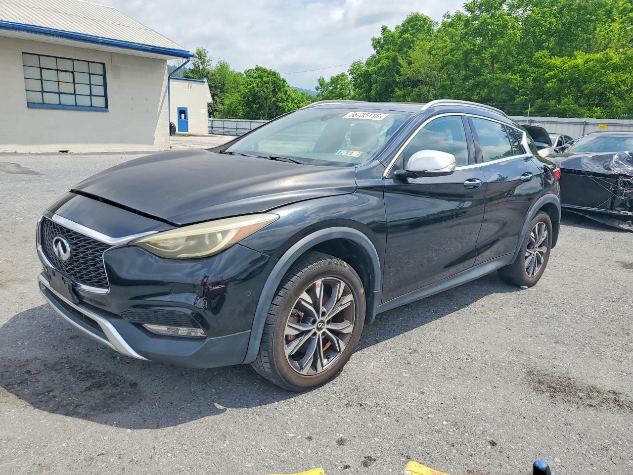 Salvage INFINITI Qx Image