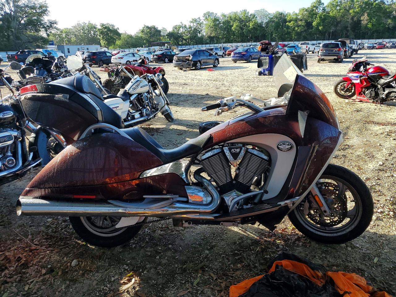 Salvage Victory Motorcycle Image