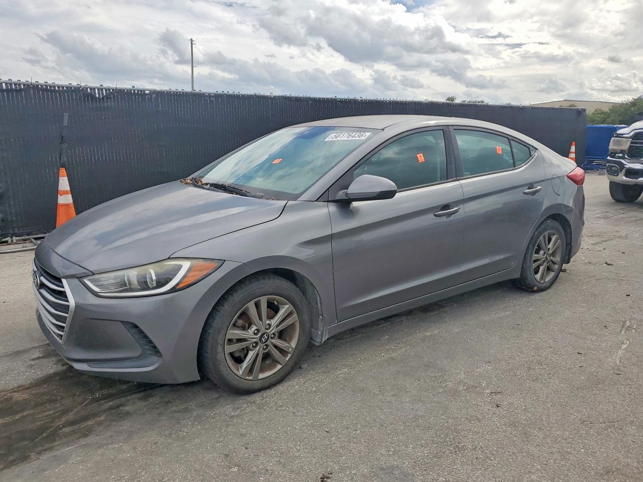 Salvage Hyundai ELANTRA Image