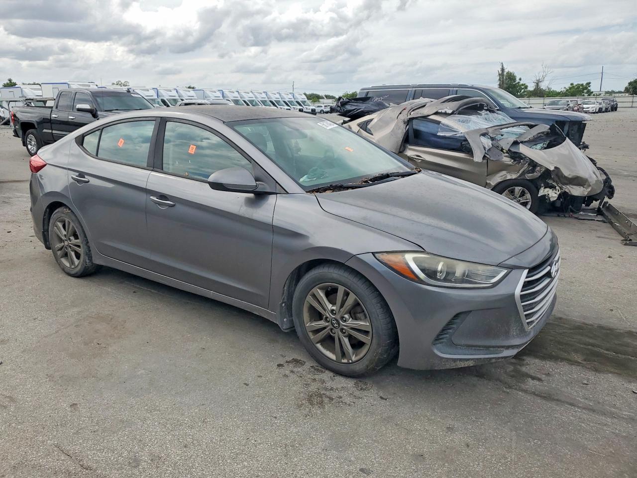 Hyundai ELANTRA Sel