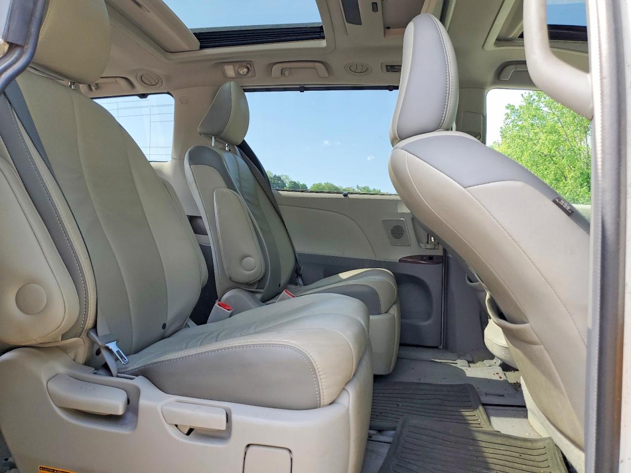 Toyota Sienna Limited 7-passenger