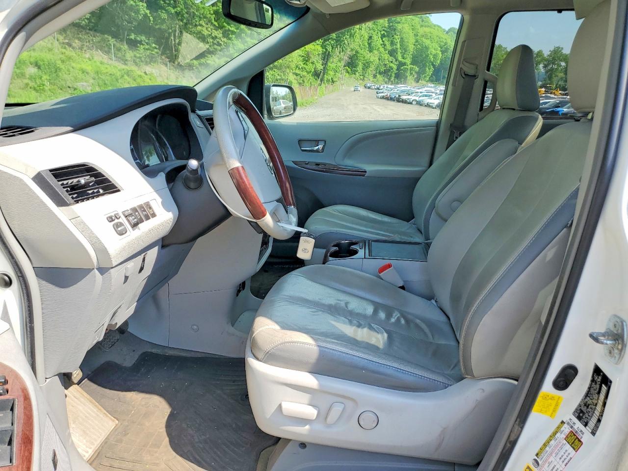 Toyota Sienna Limited 7-passenger