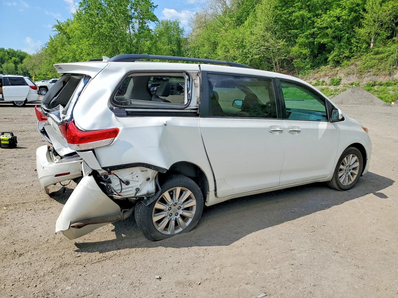 Toyota Sienna Limited 7-passenger