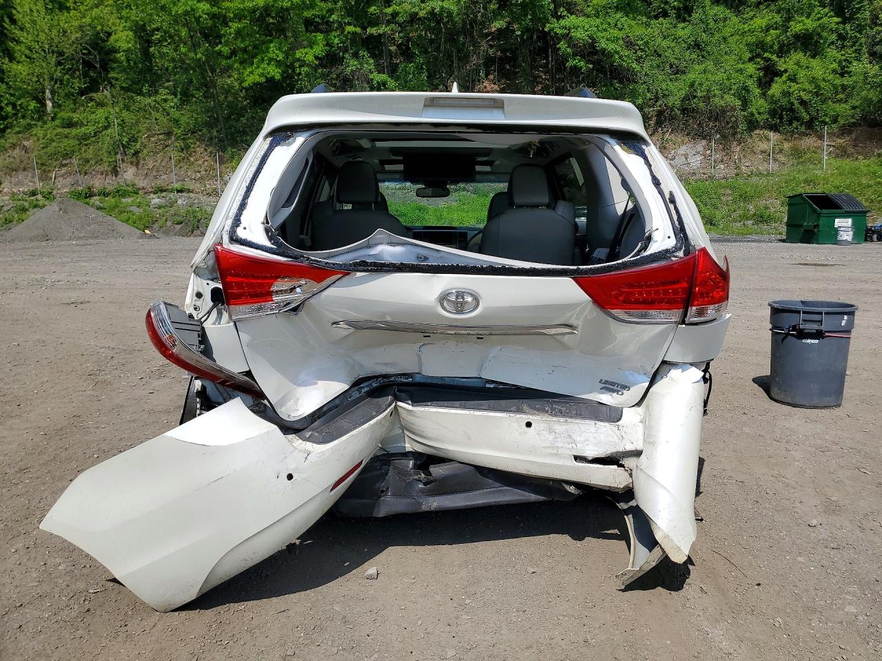 Toyota Sienna Limited 7-passenger
