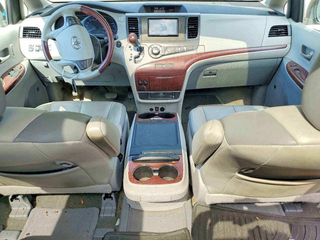Toyota Sienna Limited 7-passenger