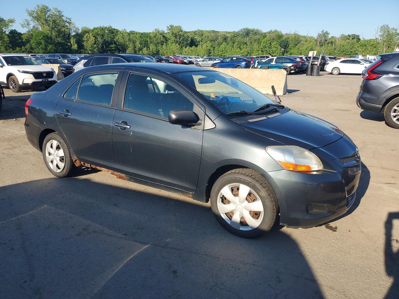 Toyota Yaris Base