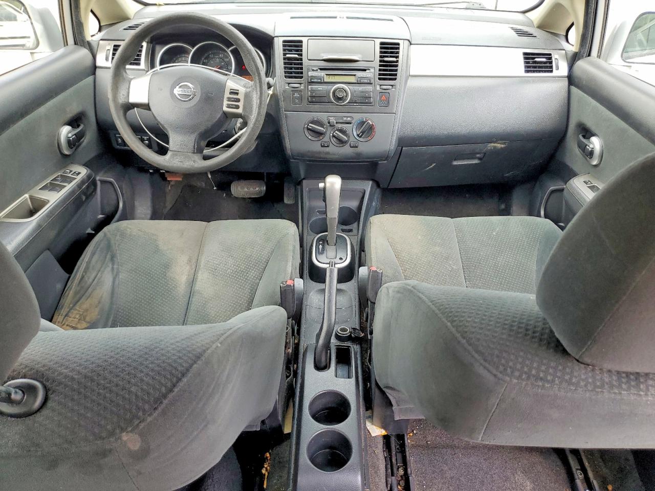 Nissan Versa 1.8 S