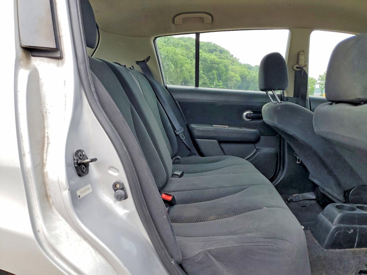 Nissan Versa 1.8 S