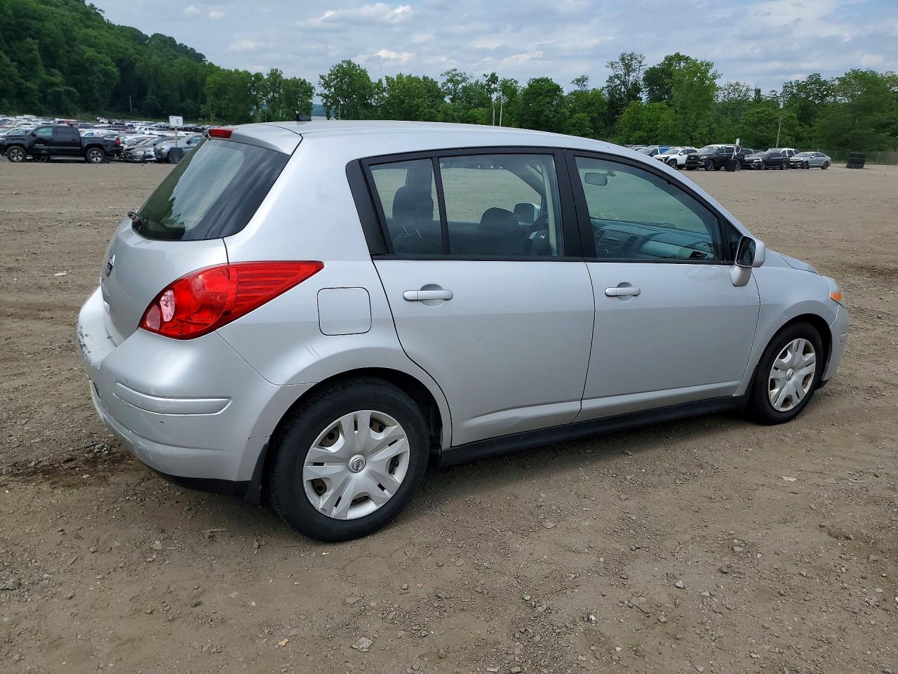Nissan Versa 1.8 S