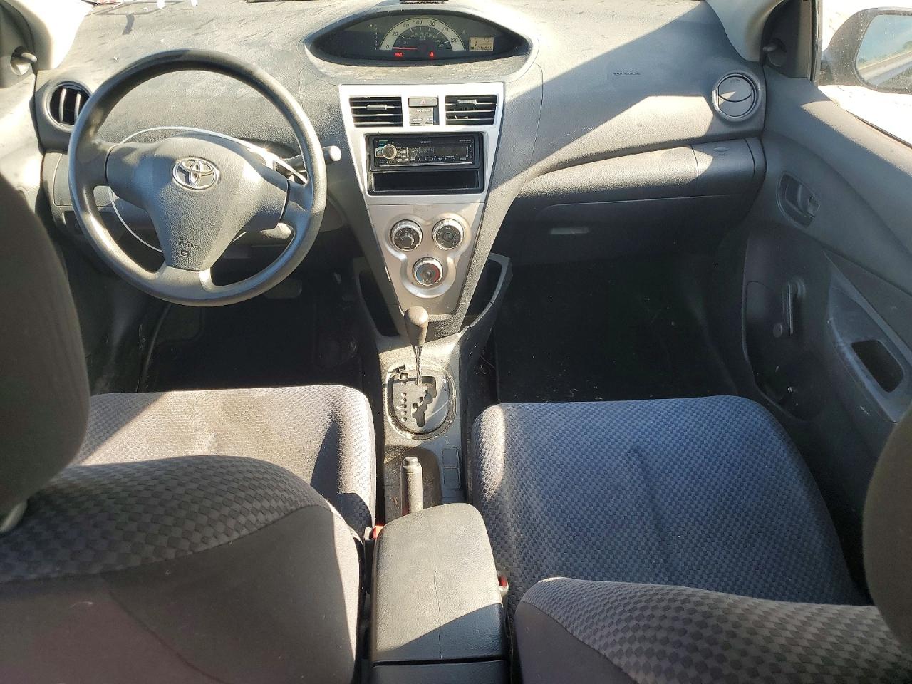 Toyota Yaris Base