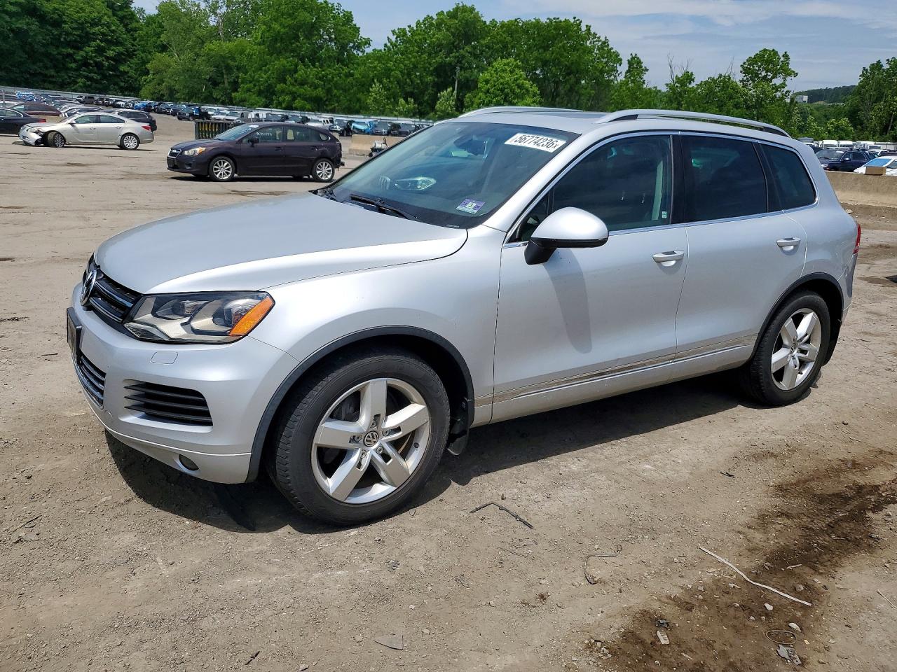 Salvage Volkswagen Touareg Image