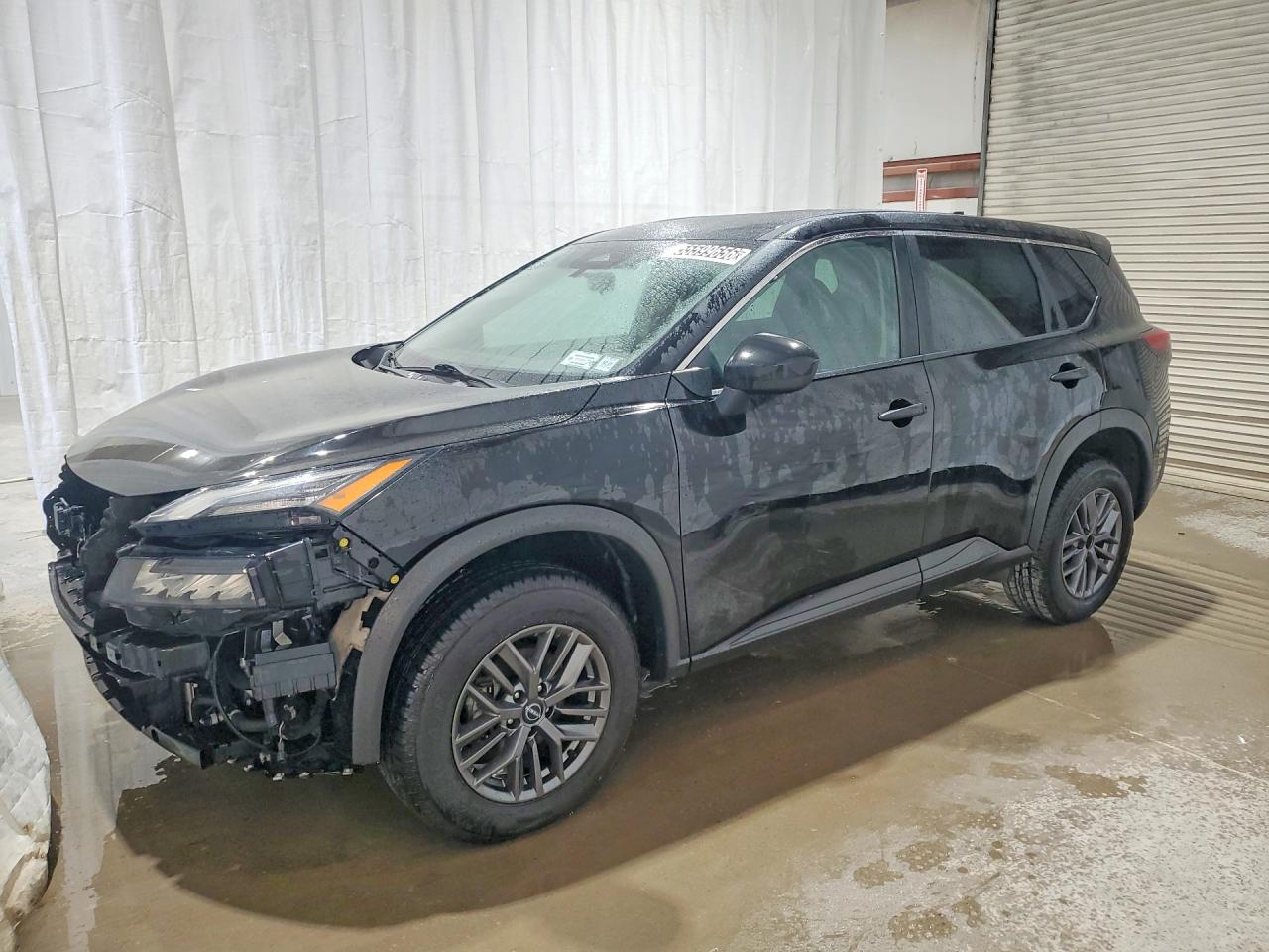 Salvage Nissan Rogue Image