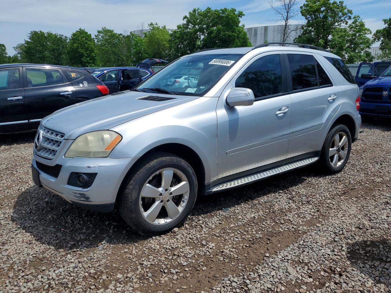 Salvage Mercedes-Benz M-Class Image