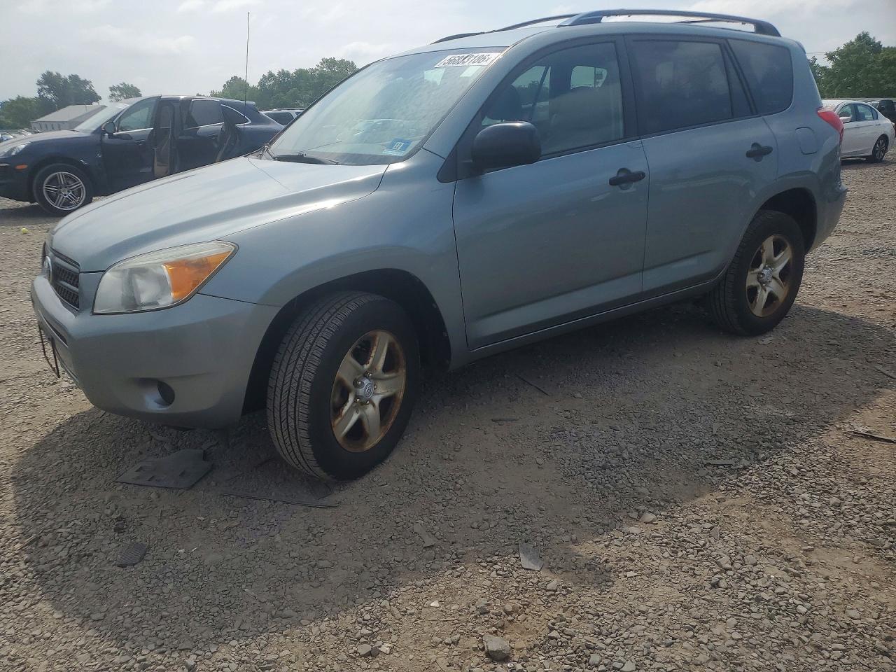 Salvage Toyota RAV4 Image