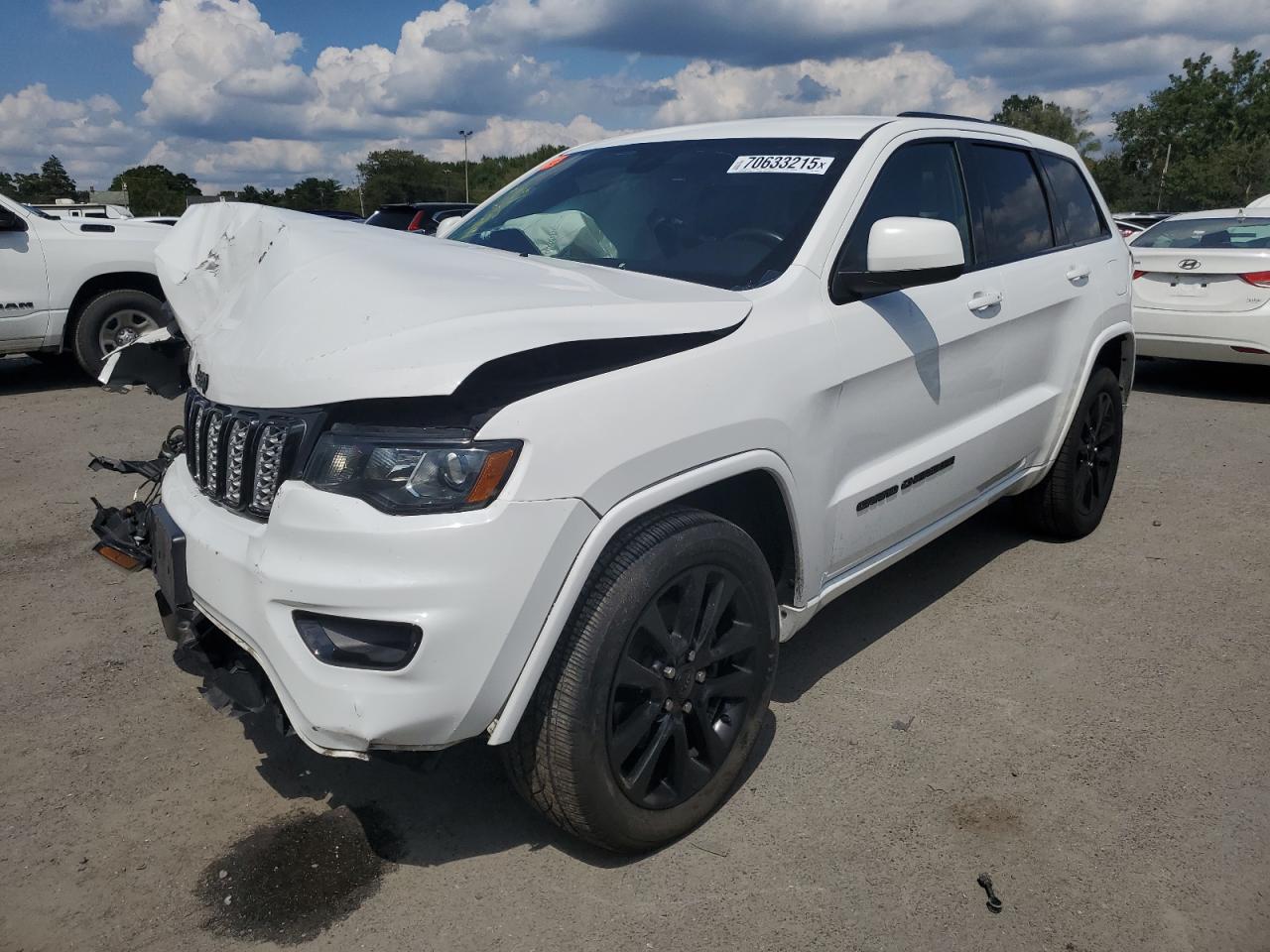 Salvage Jeep Cherokee Image