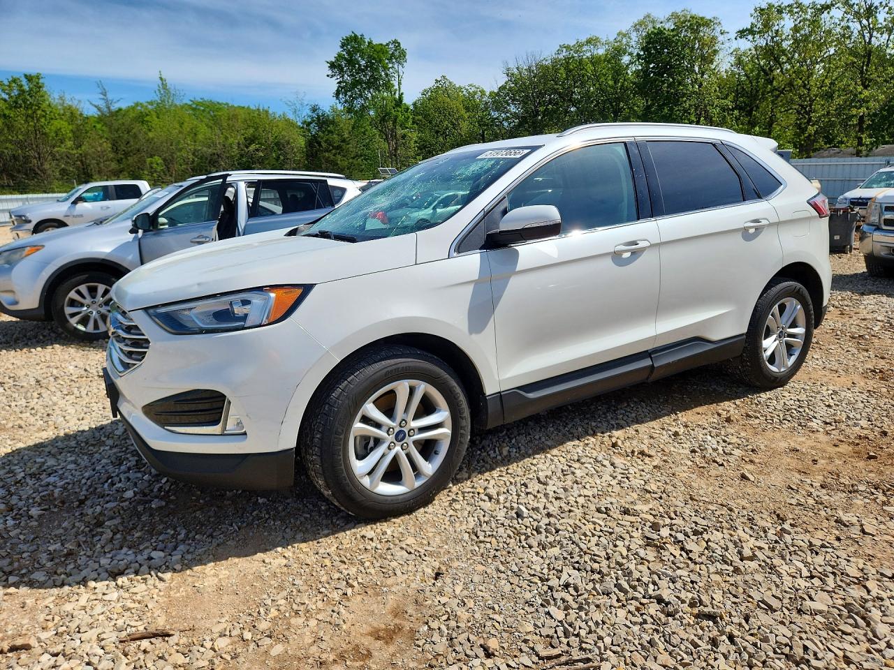 Salvage Ford Edge Image