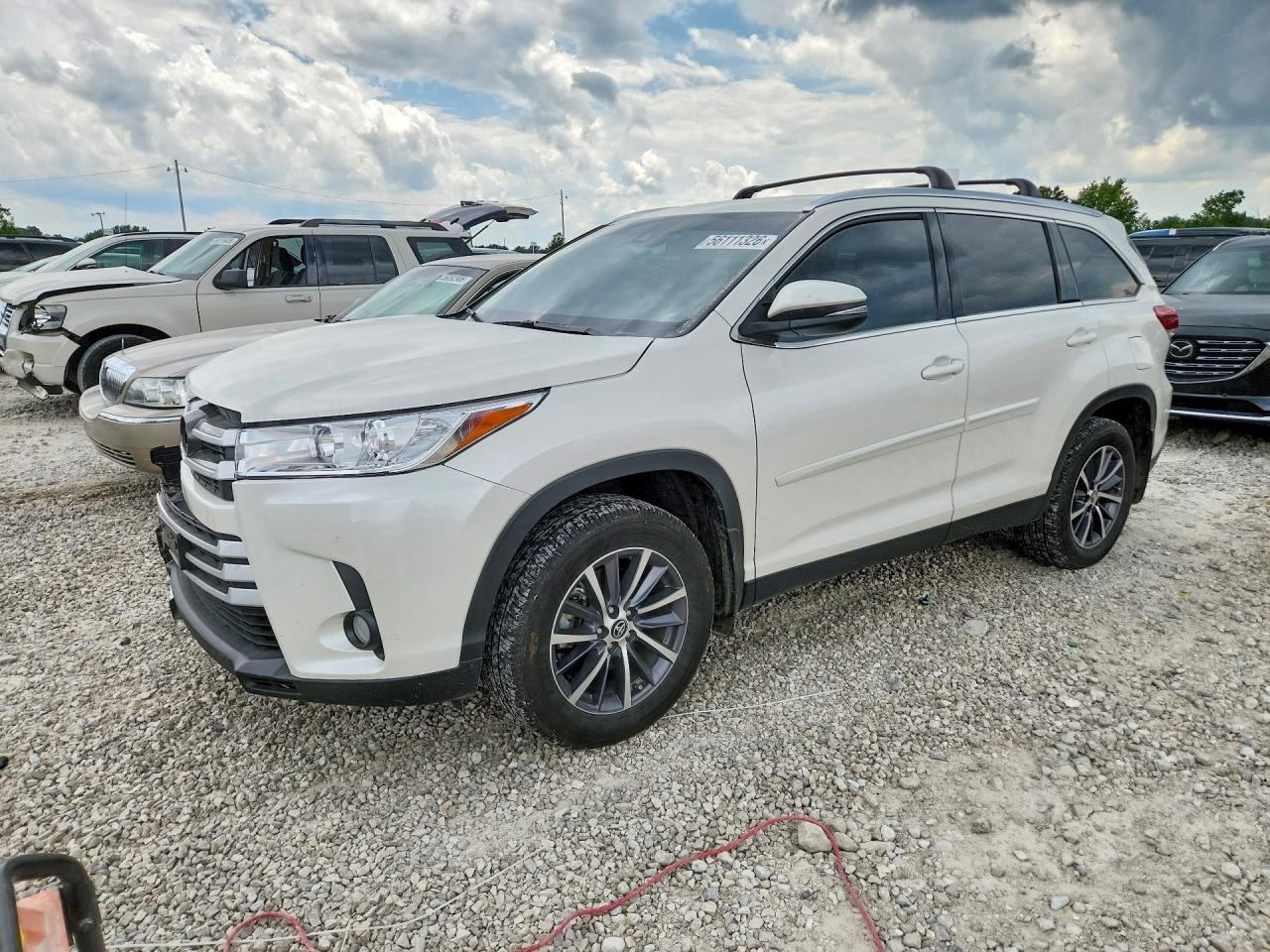 Salvage Toyota Highlander Image
