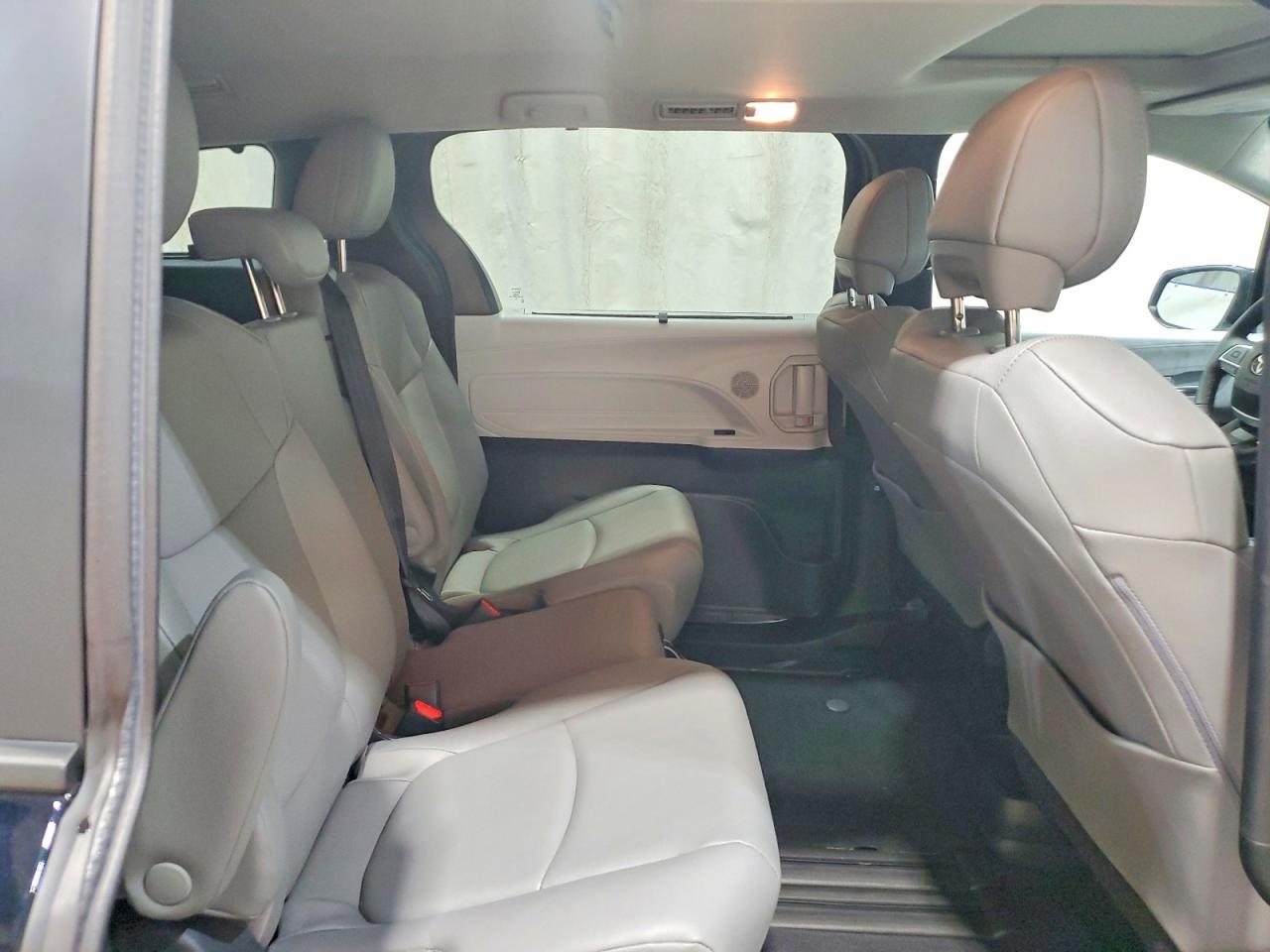 Toyota Sienna Xle 8-passenger