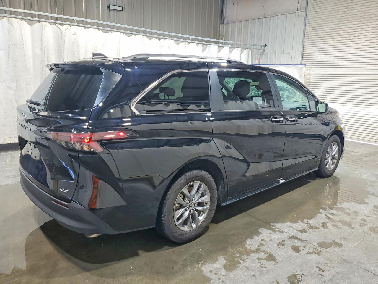 Toyota Sienna Xle 8-passenger