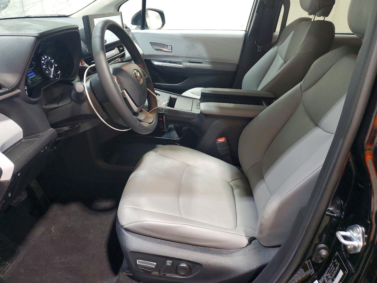 Toyota Sienna Xle 8-passenger