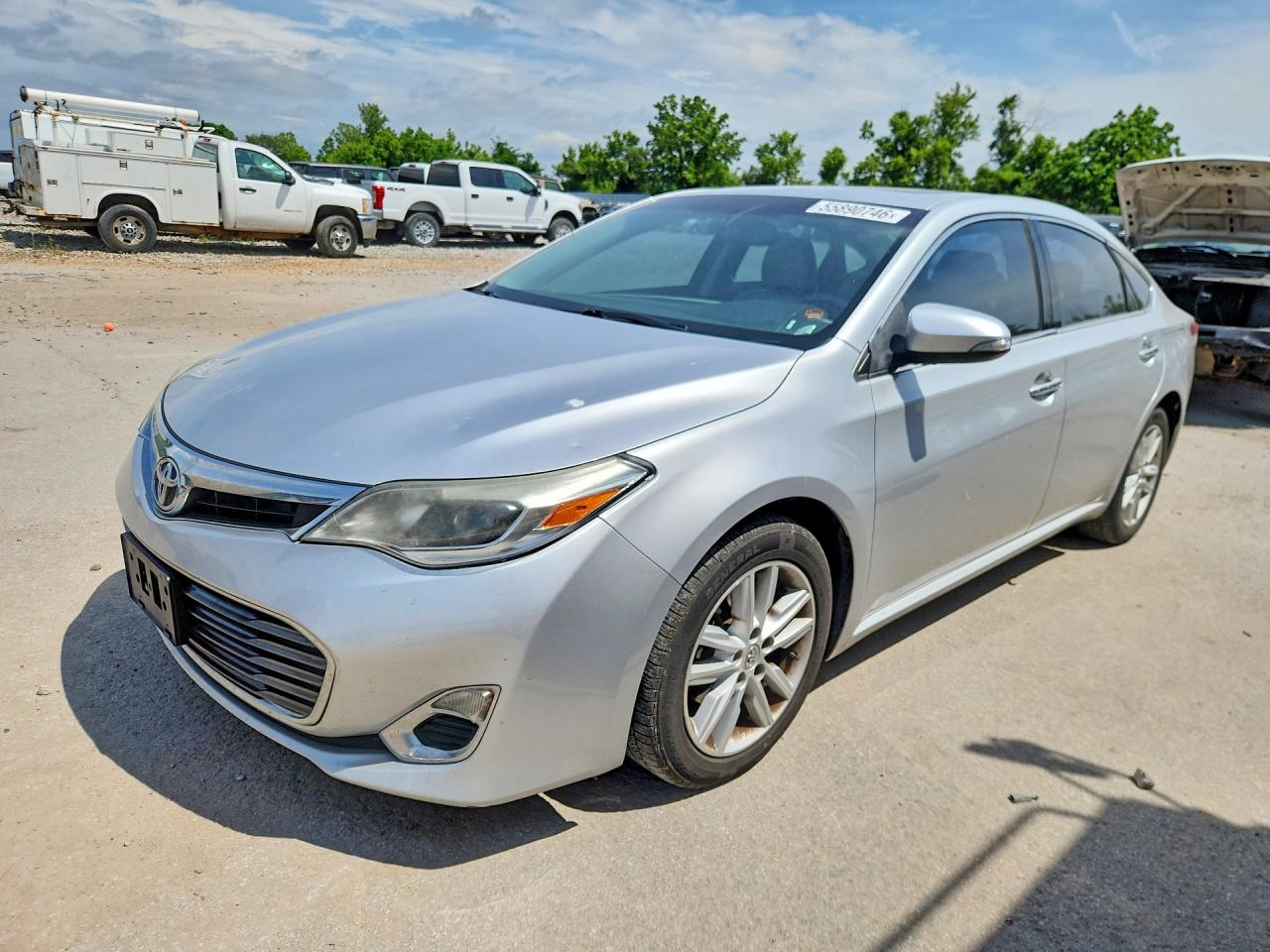 Salvage Toyota Avalon Image