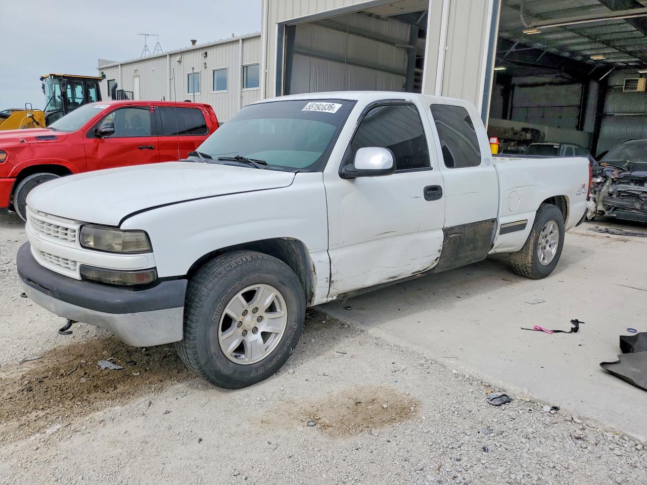 Salvage Chevrolet Silverado Image