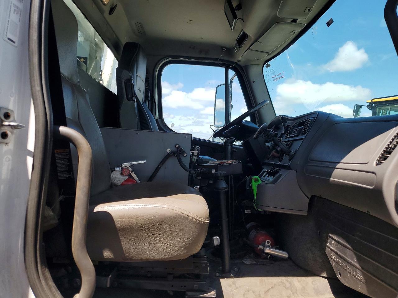 Freightliner 114sd