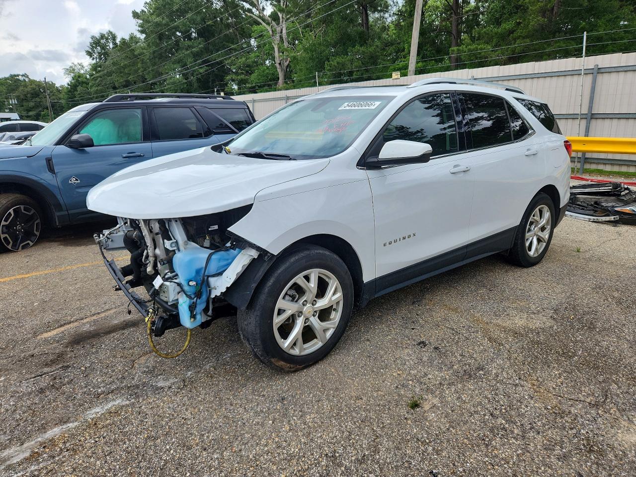 Salvage Chevrolet Equinox Image