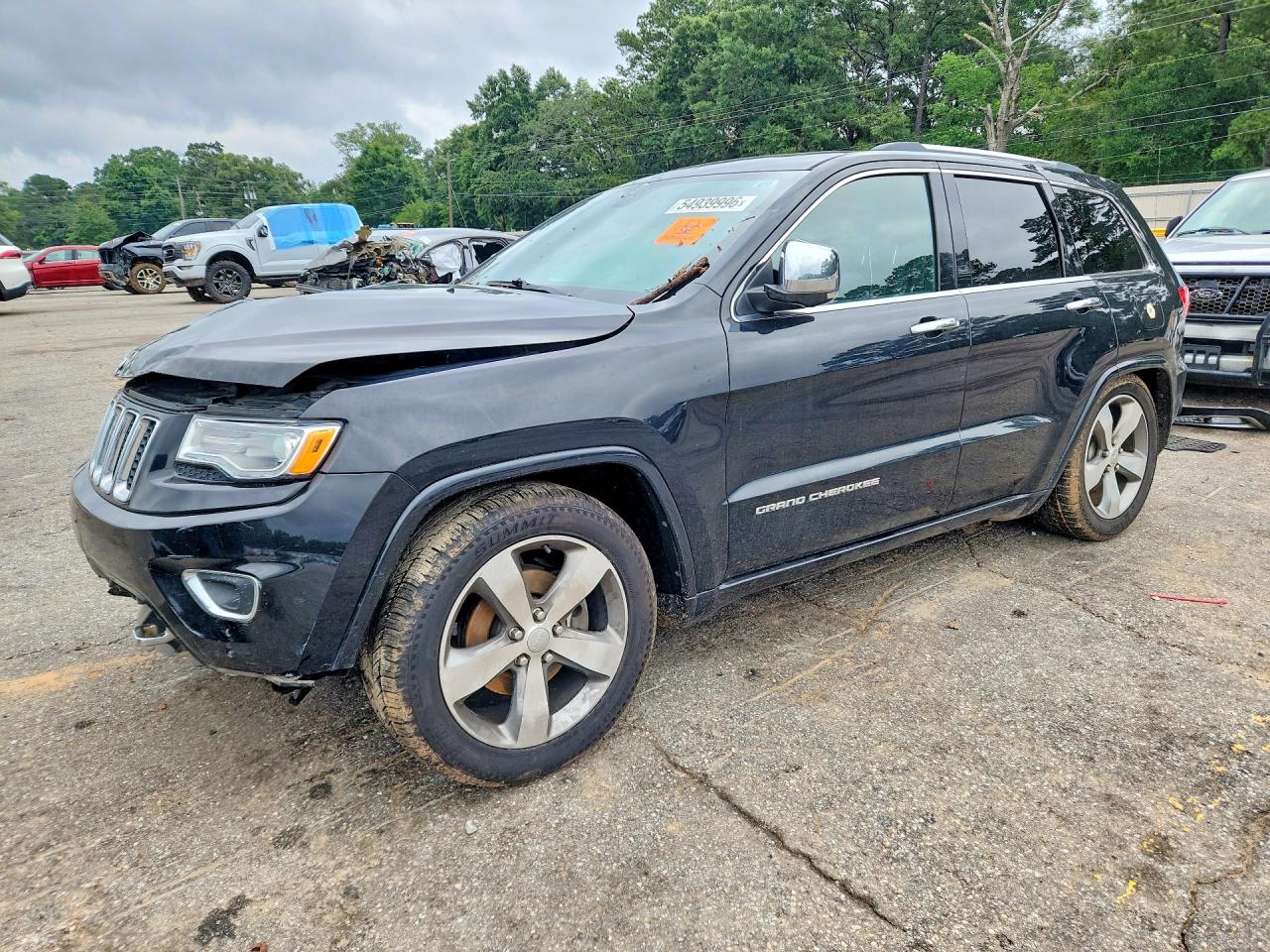 Salvage Jeep Cherokee Image