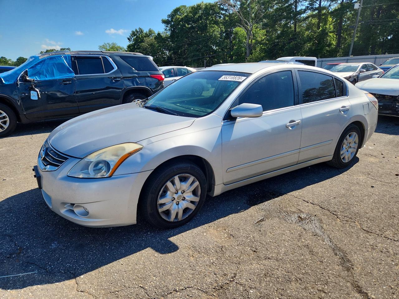 Salvage Nissan Altima Image