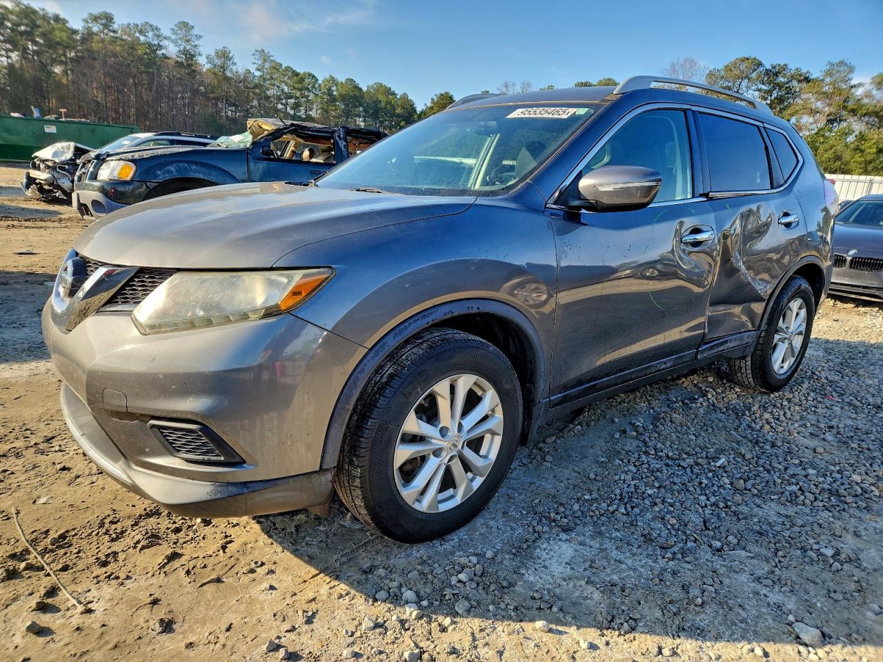 Salvage Nissan Rogue Image