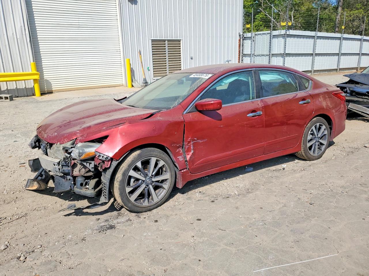 Salvage Nissan Altima Image