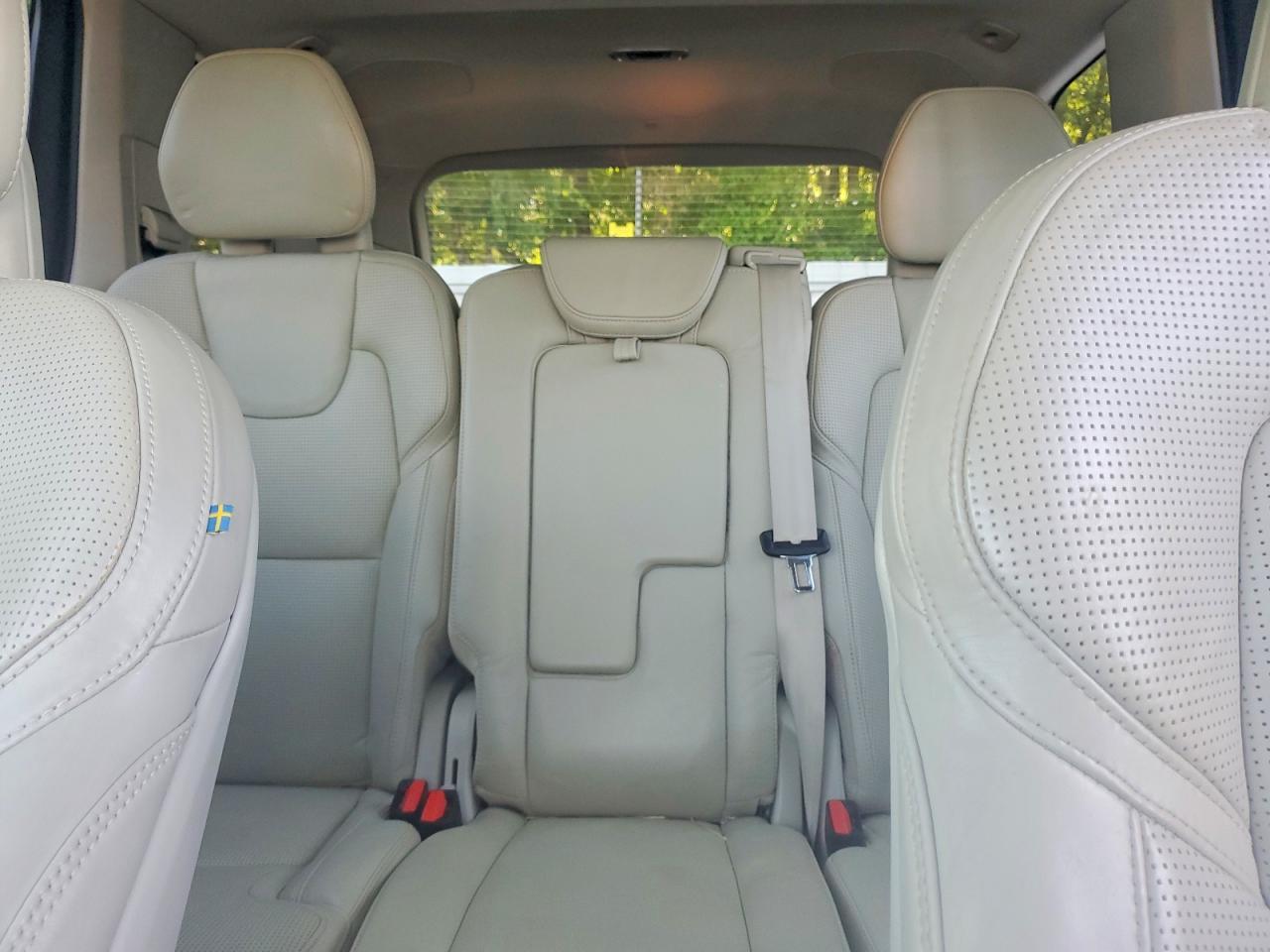 Volvo XC90 T6