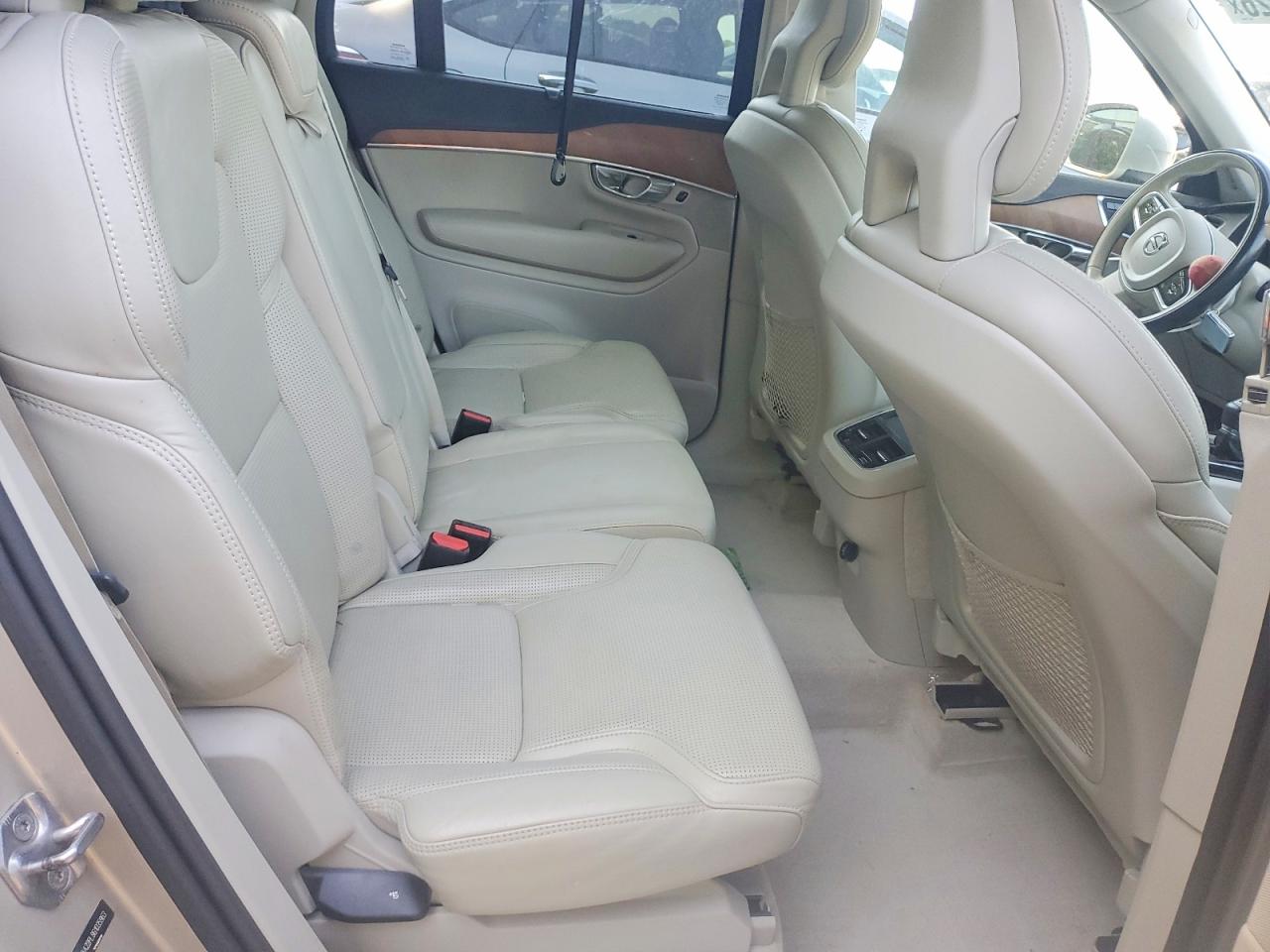 Volvo XC90 T6
