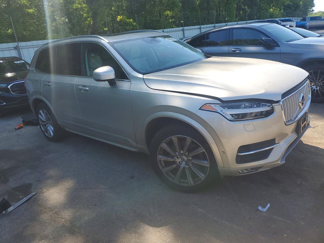 Volvo XC90 T6