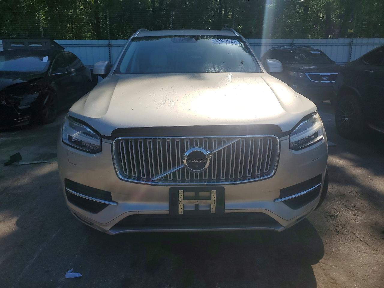 Volvo XC90 T6