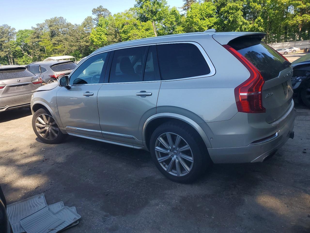 Volvo XC90 T6