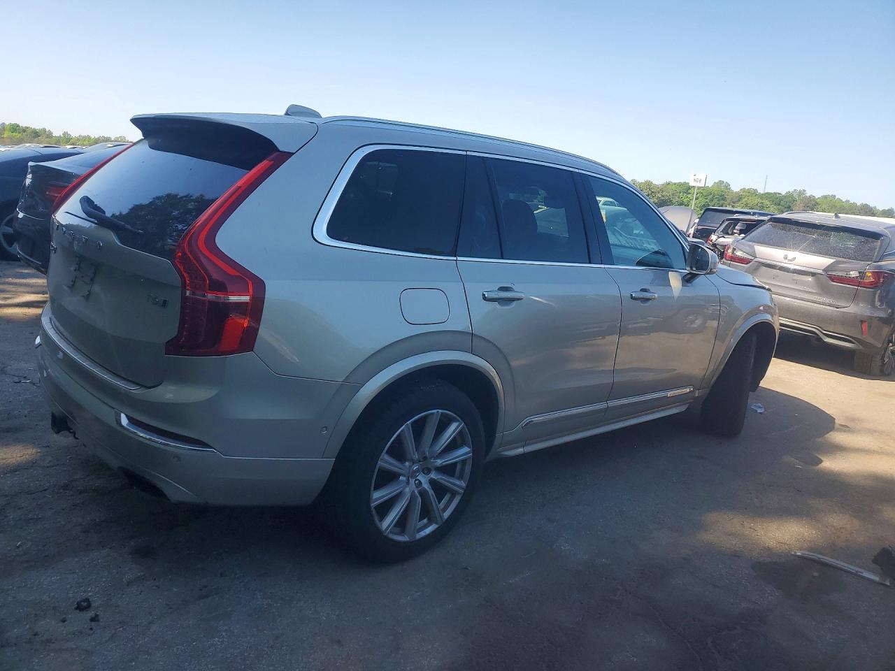 Volvo XC90 T6