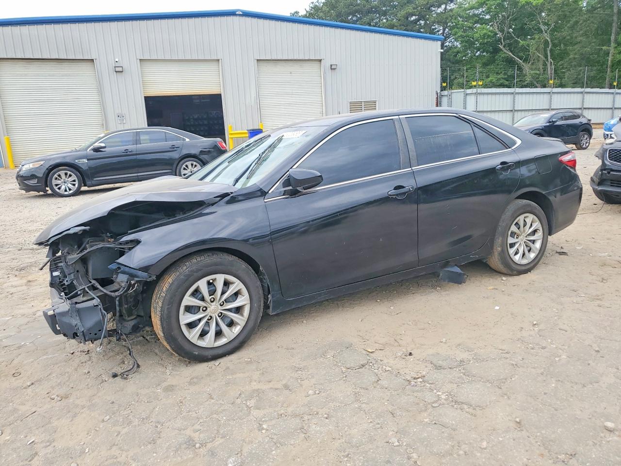 Salvage Toyota Camry Image