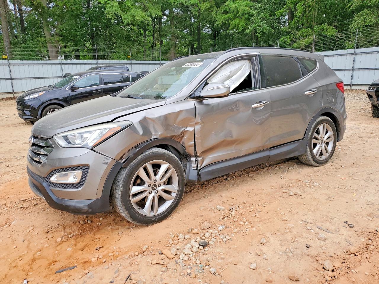 Salvage Hyundai SANTA FE Image