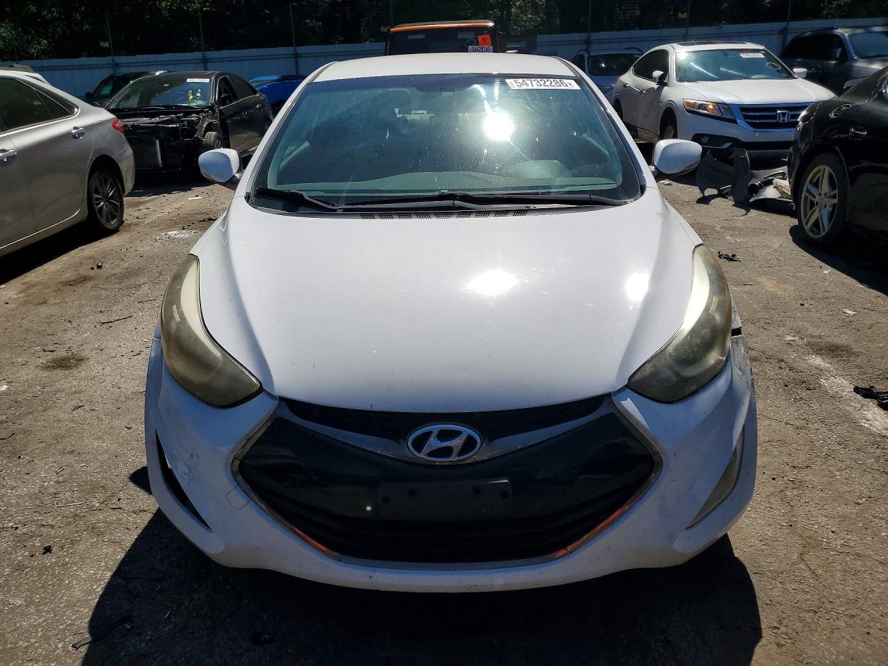 Hyundai ELANTRA Base