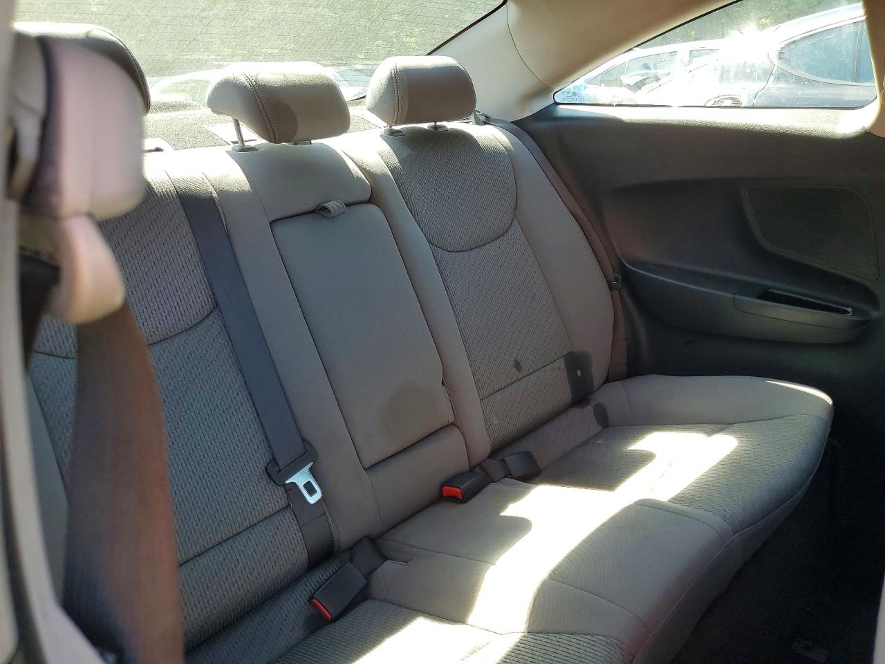 Hyundai ELANTRA Base