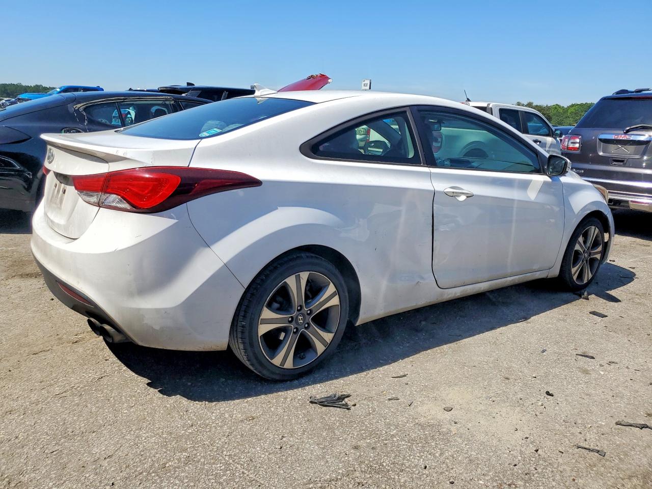 Hyundai ELANTRA Base