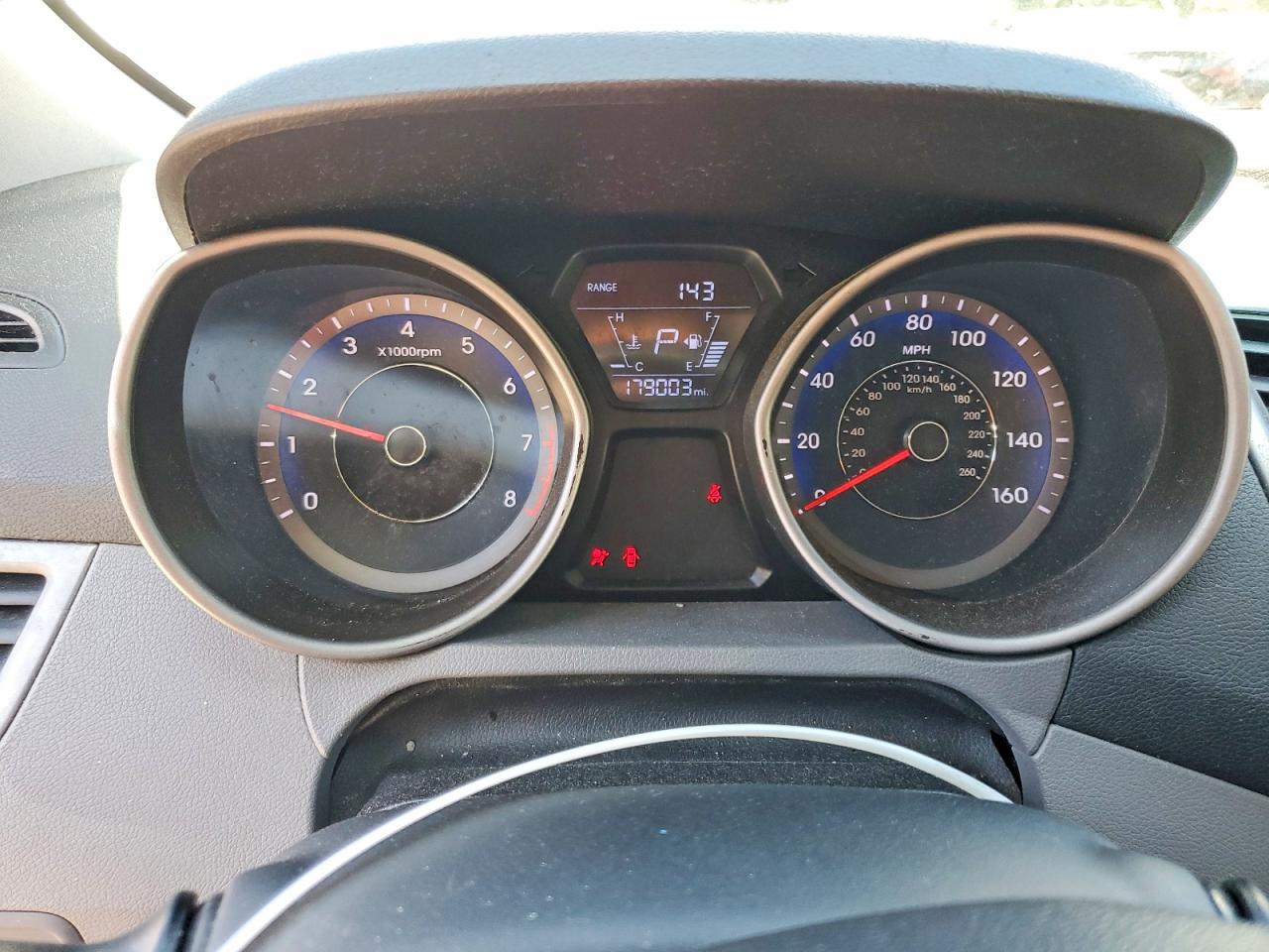 Hyundai ELANTRA Base