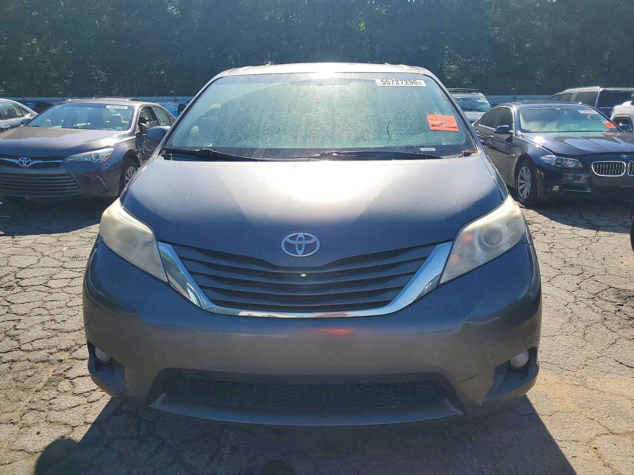 Toyota Sienna Xle 8-passenger