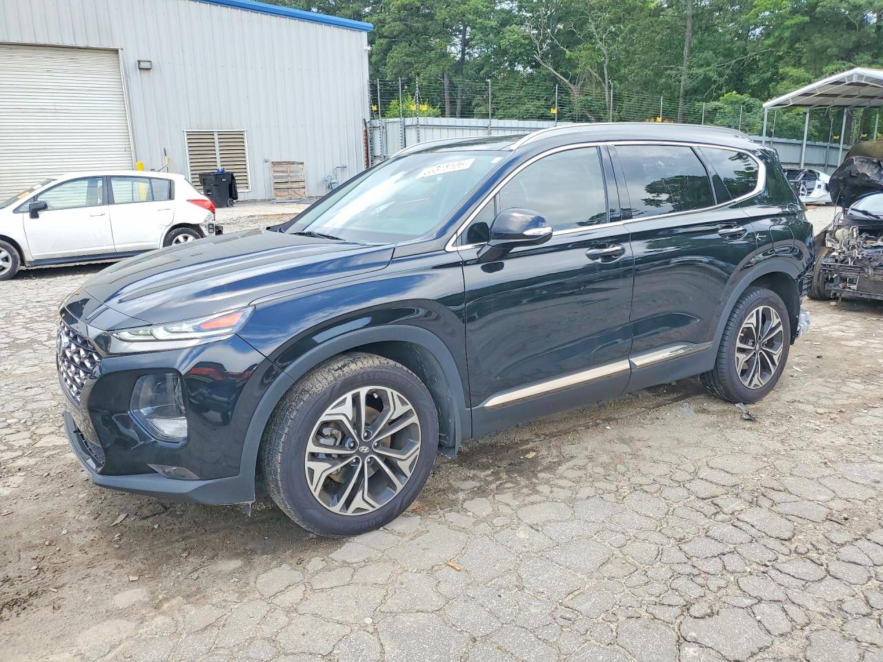 Salvage Hyundai SANTA FE Image