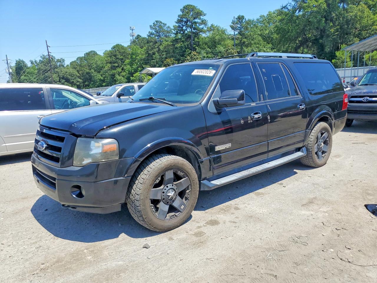 Salvage Ford Expedition Image